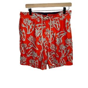 Nautica swim trunks lined red
Size medium